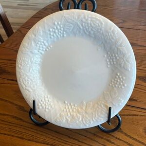 Gibson Four Seasons Embossed Fruit Floral Stoneware Dinner White Plate